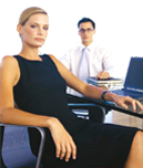 photo de personnes dans un bureau